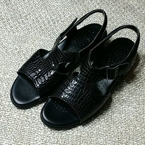SAS | Shoes | Sas Tripad Comfort Sandals 9 | Poshmark